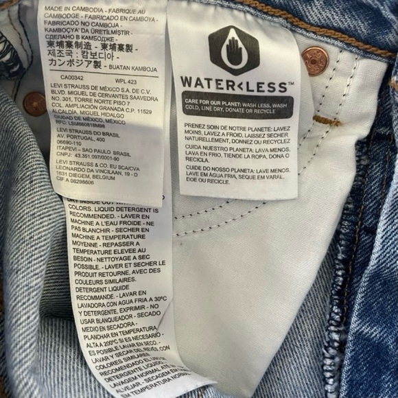 Levi’s Premium Wedgie Cotton Button Fly High Rise Distressed Jeans - Picture 12 of 12